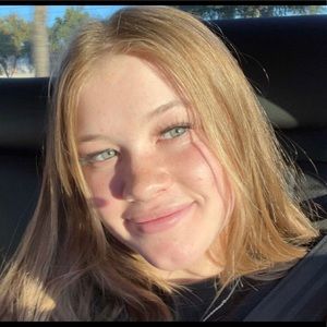 Meet your Posher, Becca